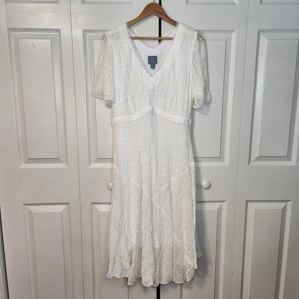 Rabbit Rabbit Rabbit‎ Designs White Chevron Lace Midi Dress Ruffled Hem 18